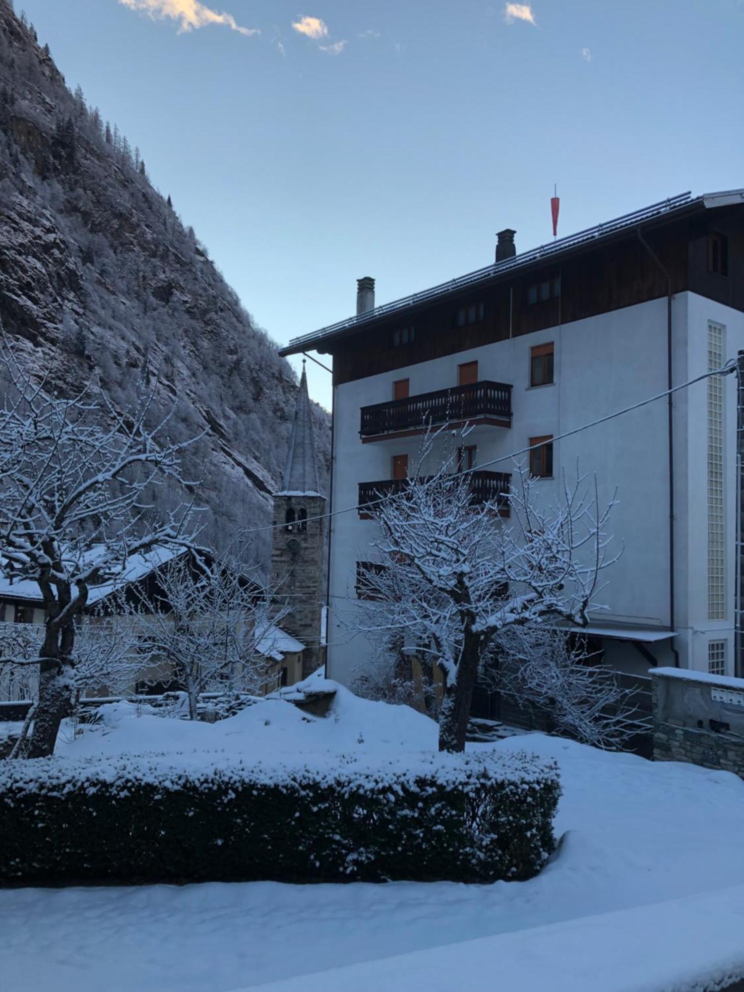 Pensione Genzianella Alagna Exteriör bild